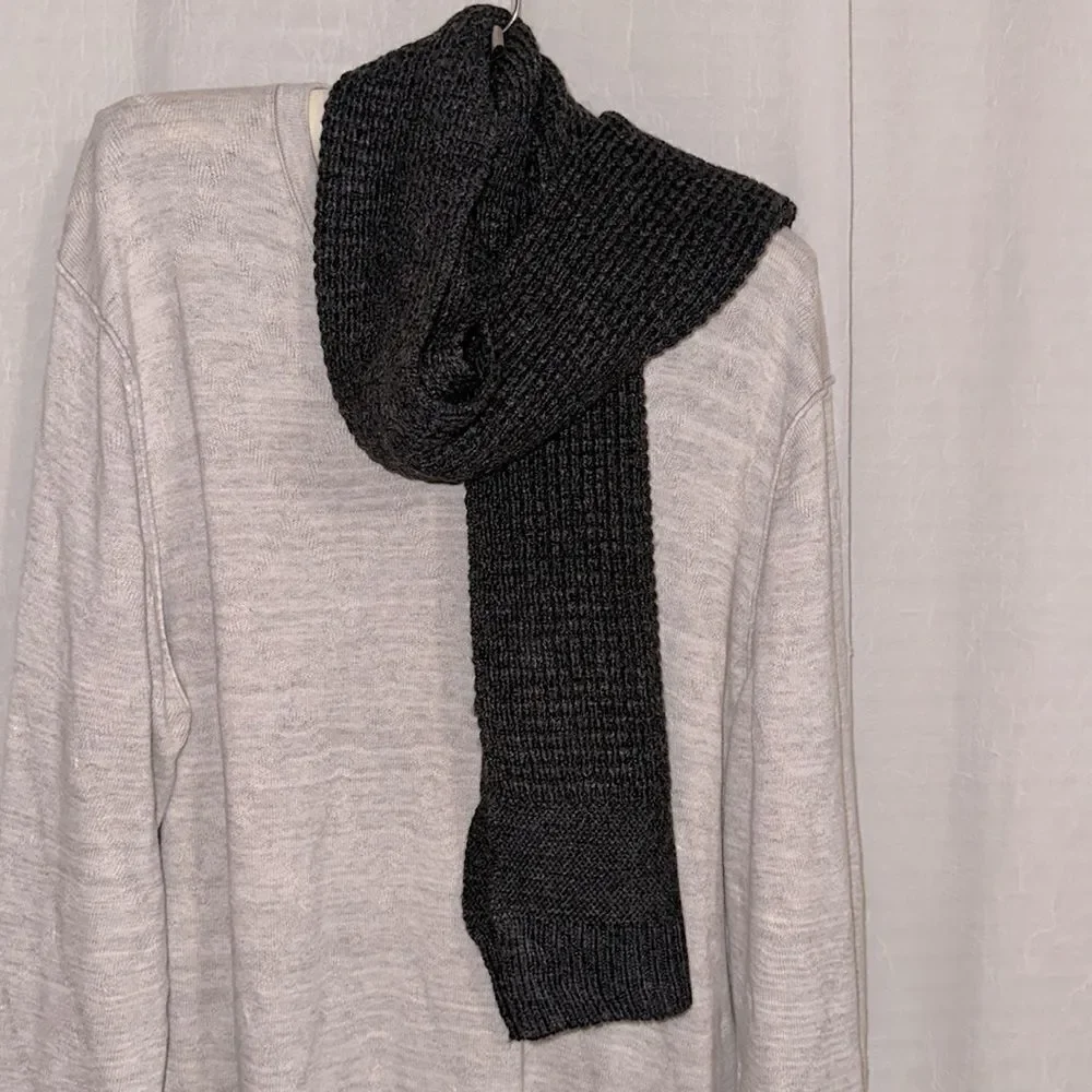 Ryan Seacrest Distinction Charcoal Gray Knit Scarf